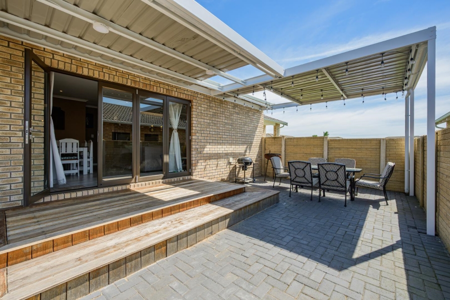 2 Bedroom Property for Sale in Sherwood Eastern Cape